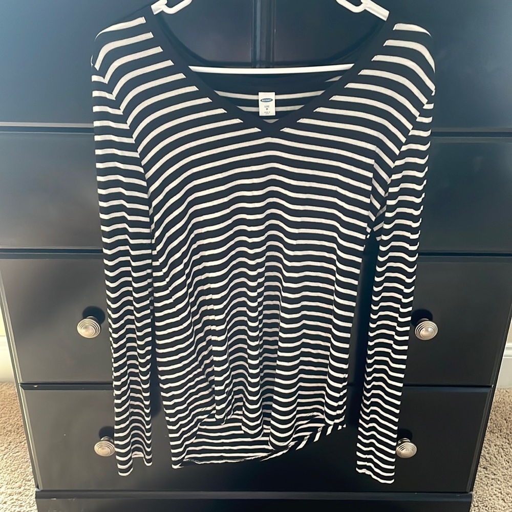 Old Navy black and white striped shirt